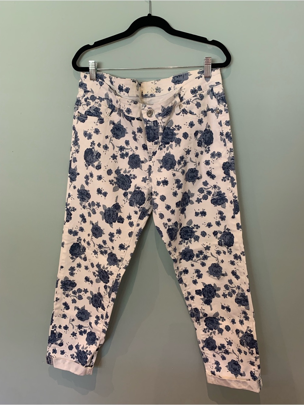 Foxy Jeans Designed with Love Women’s White and Navy Floral Stretch Pants